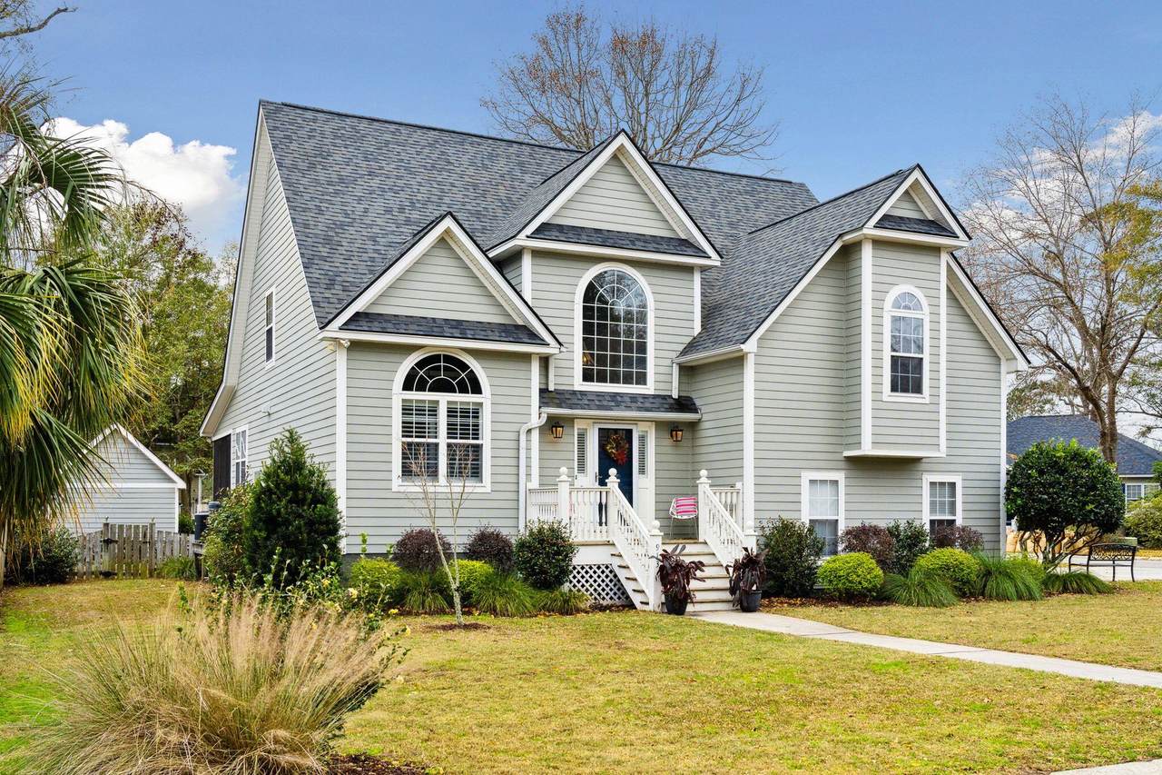 913 Longwood Lane - Photo 1