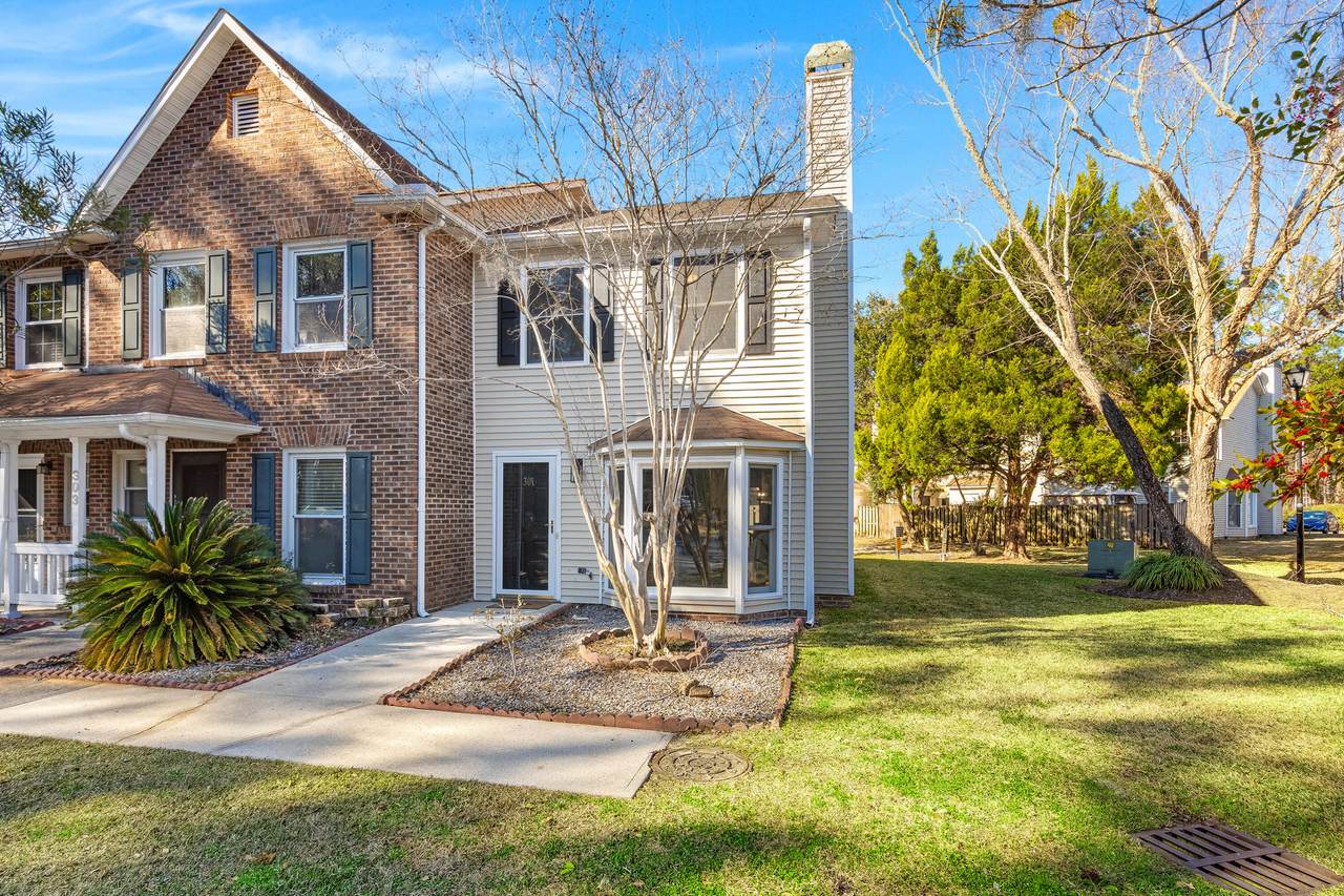 301 Reserve Way - Photo 1