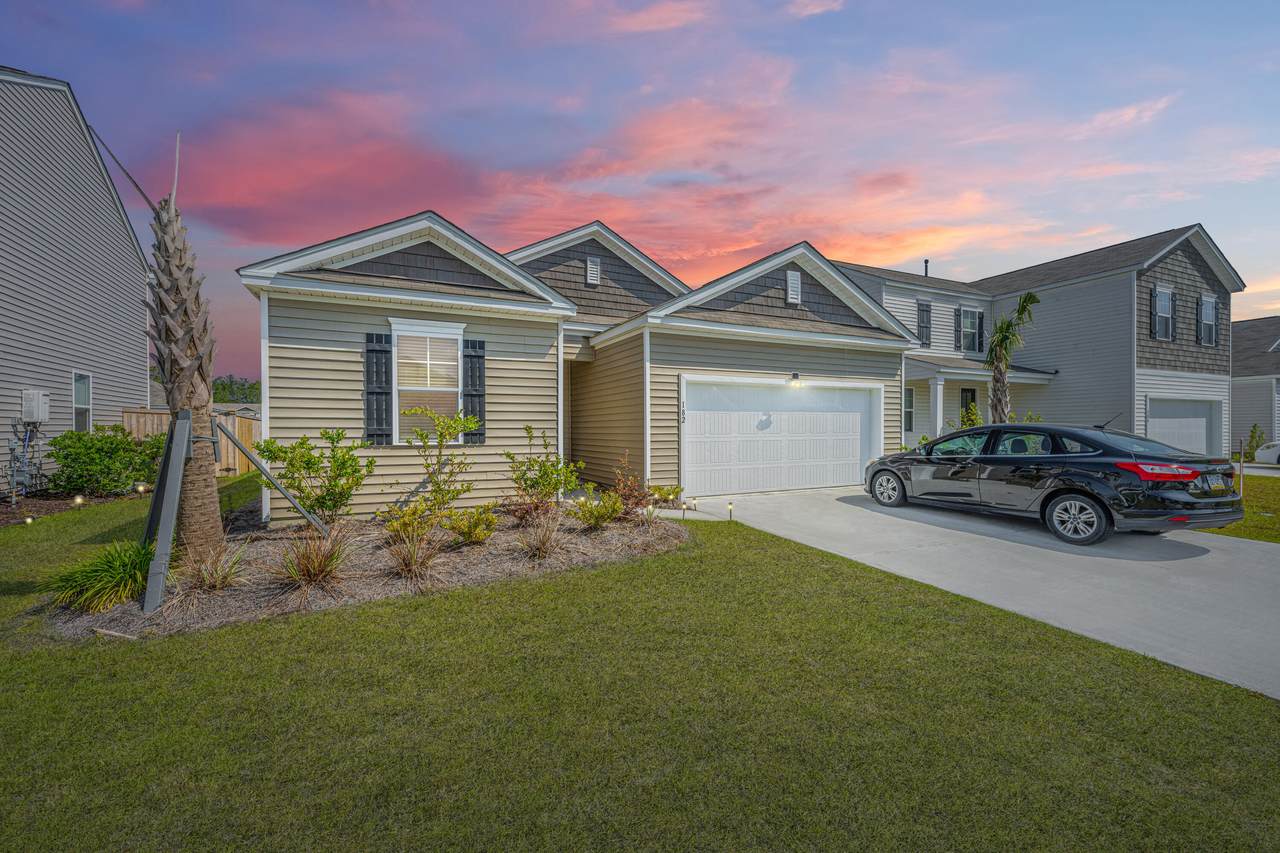 182 Greenwich Drive - Photo 1