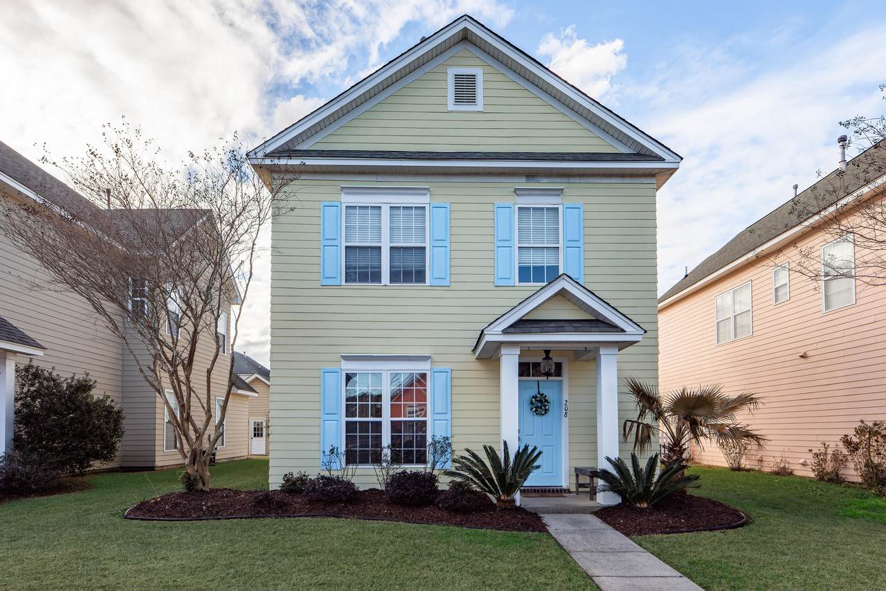 208 Dandelion Street - Photo 1