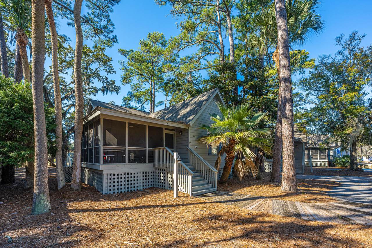 898 Fairway Drive - Photo 1