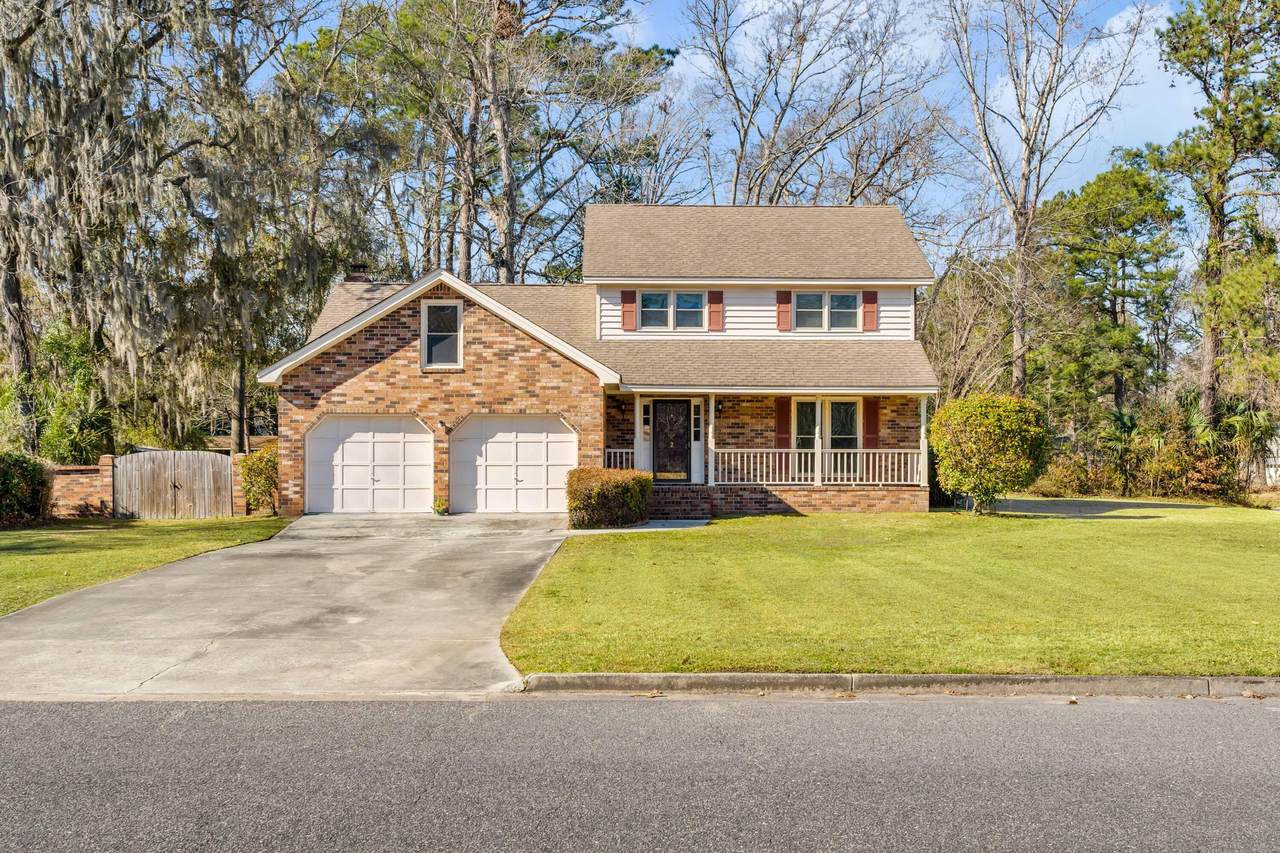 2 Dunvegan Drive - Photo 1