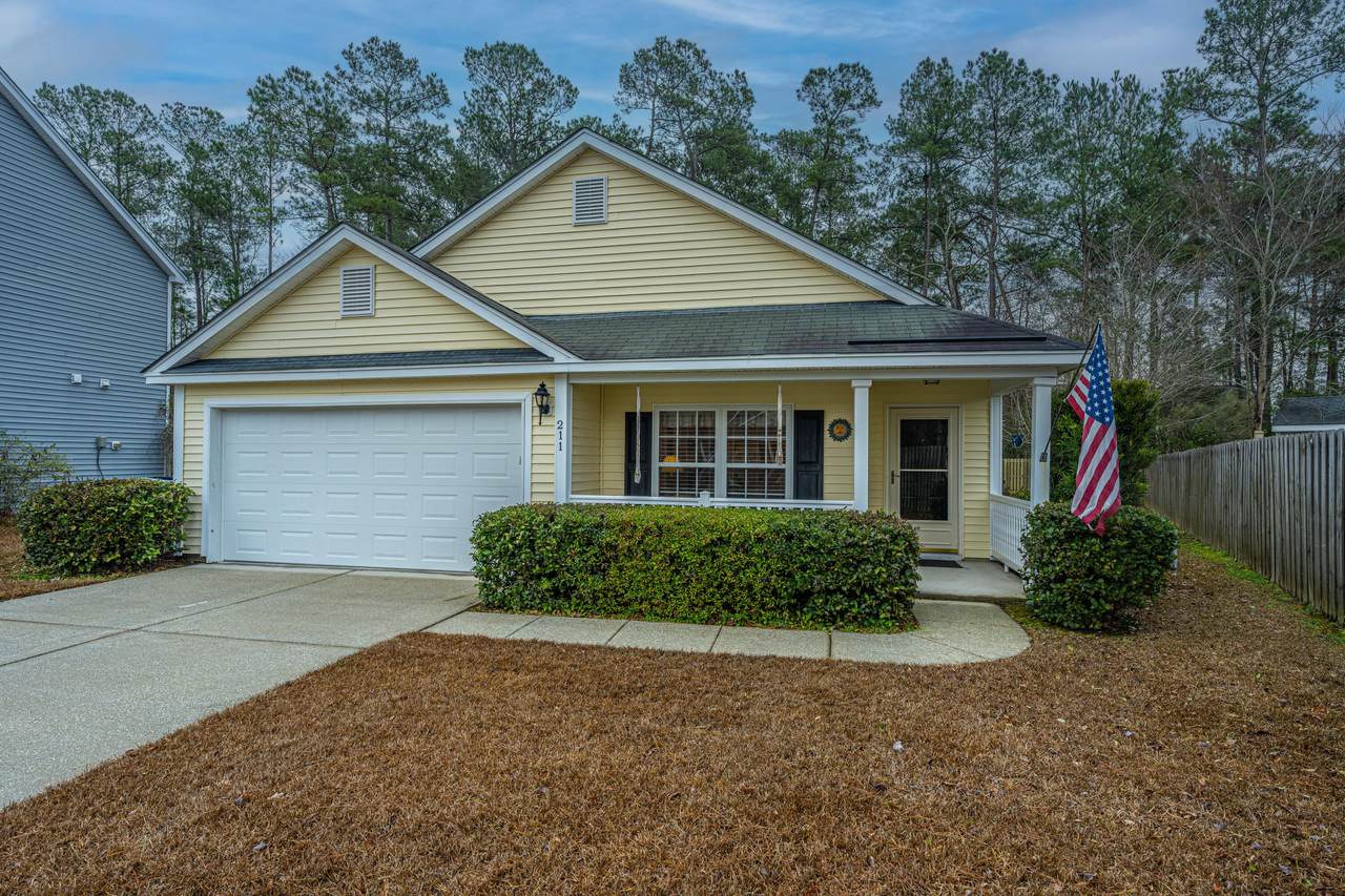 211 Myrtle Way - Photo 1