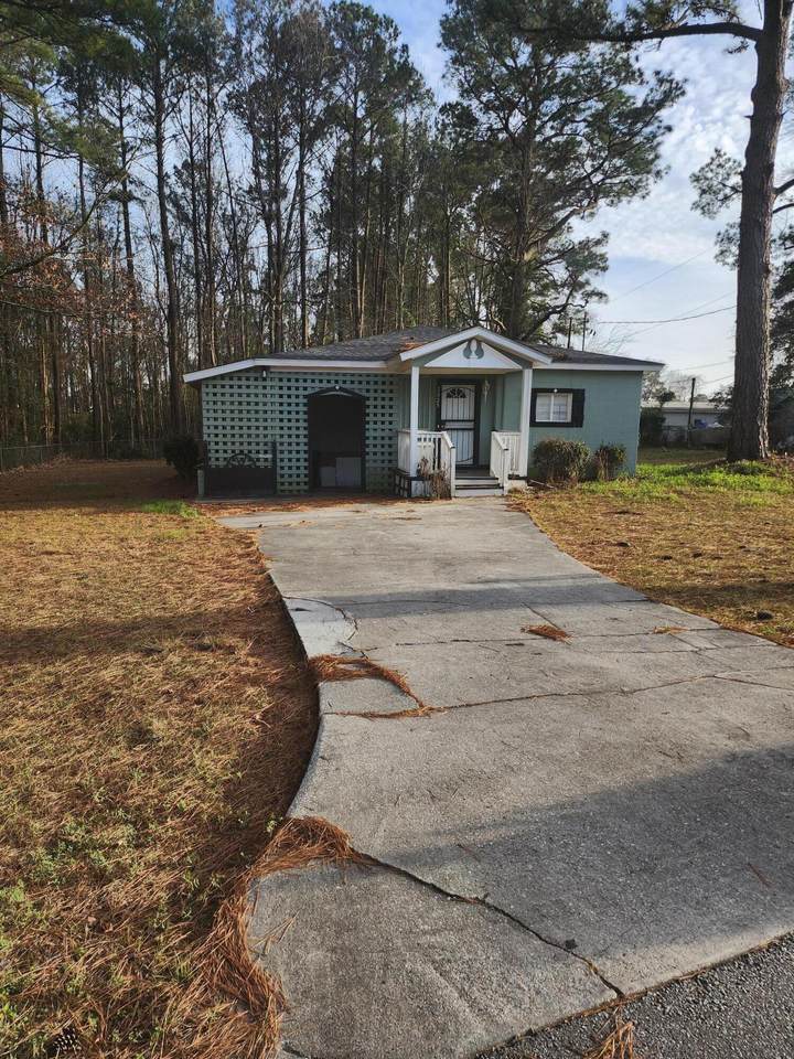 2025 Tipson Street - Photo 1