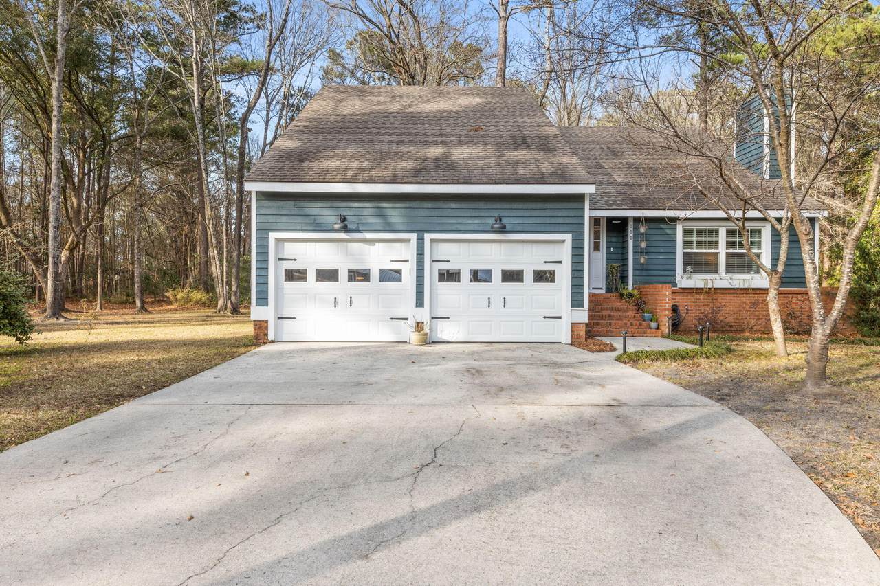 111 Blossom Way - Photo 1