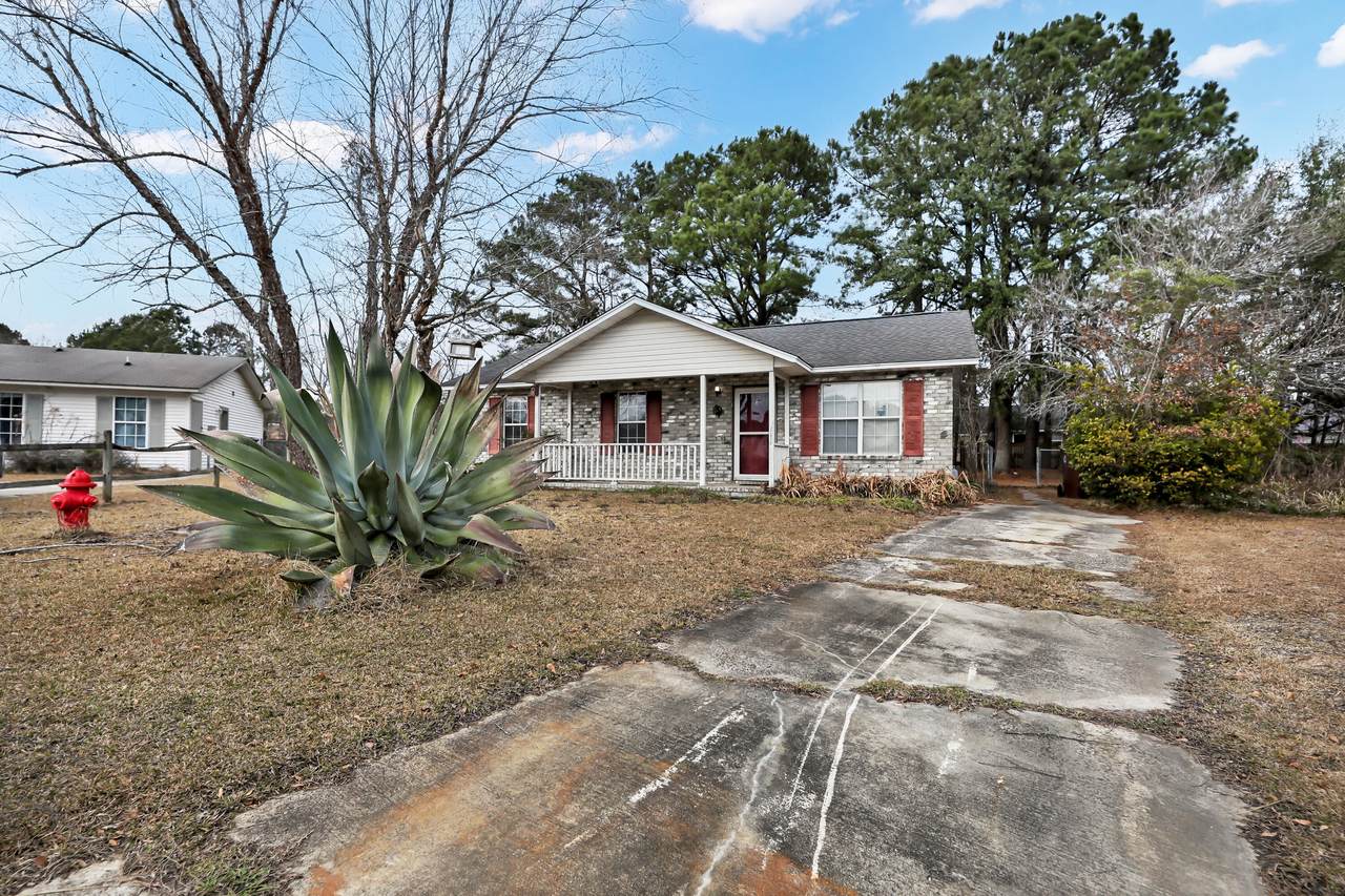 106 Lacey Court - Photo 1