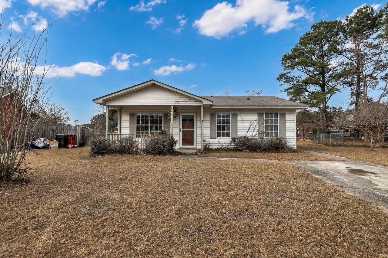 107 Lacey Court - Photo 1