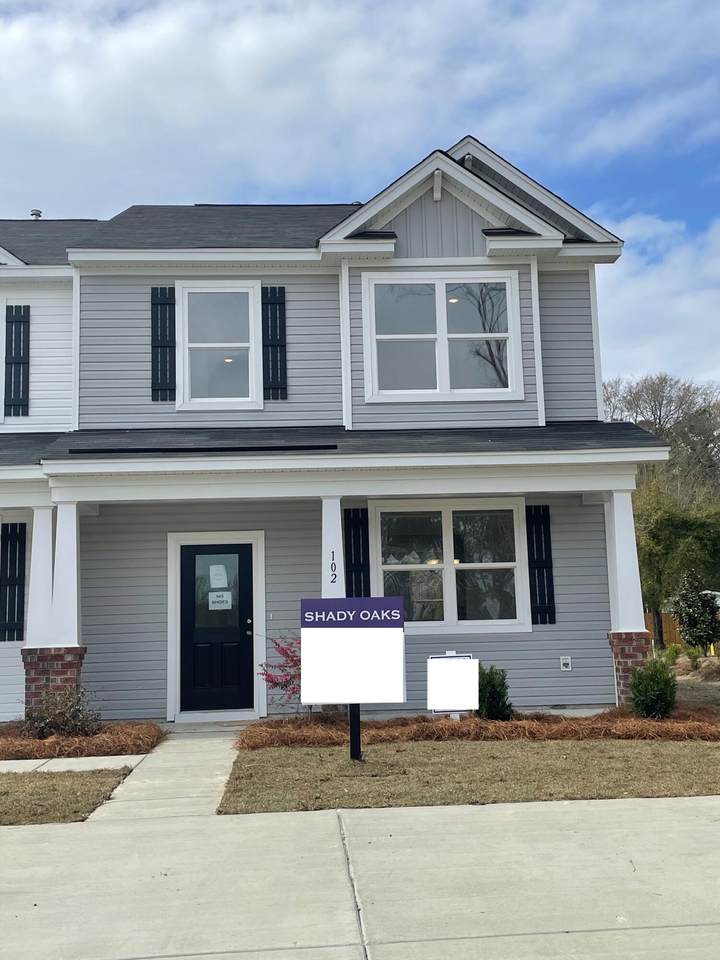 102 Spencer Circle - Photo 1