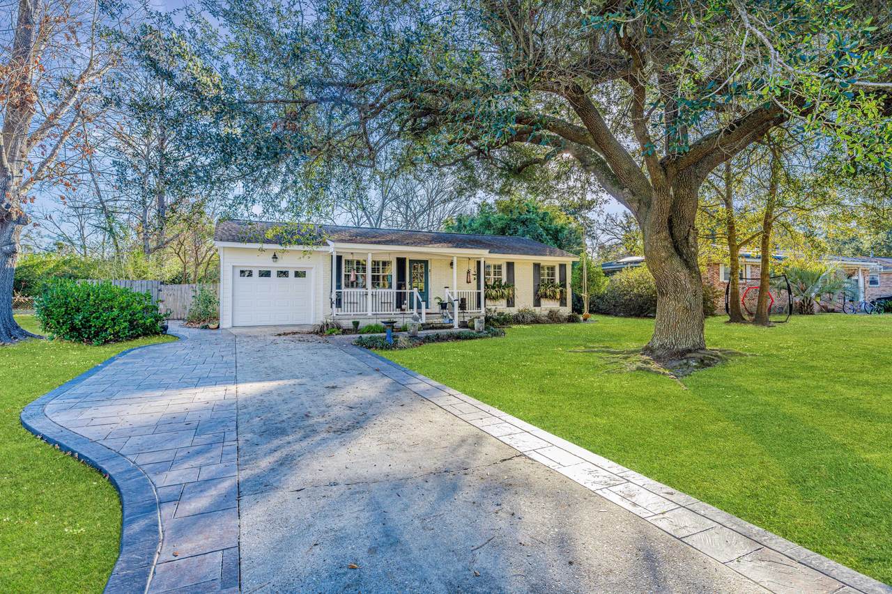 528 Carpenter Street - Photo 1