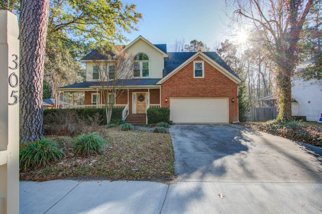 305 King Charles Circle - Photo 1