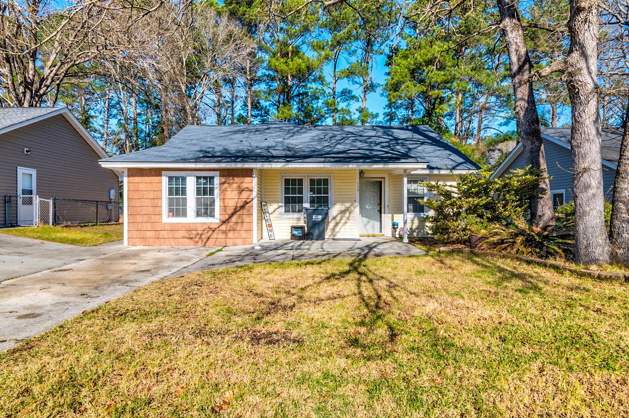 117 Tennyson Way - Photo 1