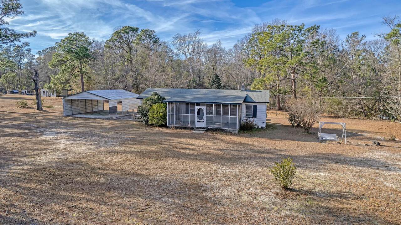 833 Schoolhouse Road - Photo 1