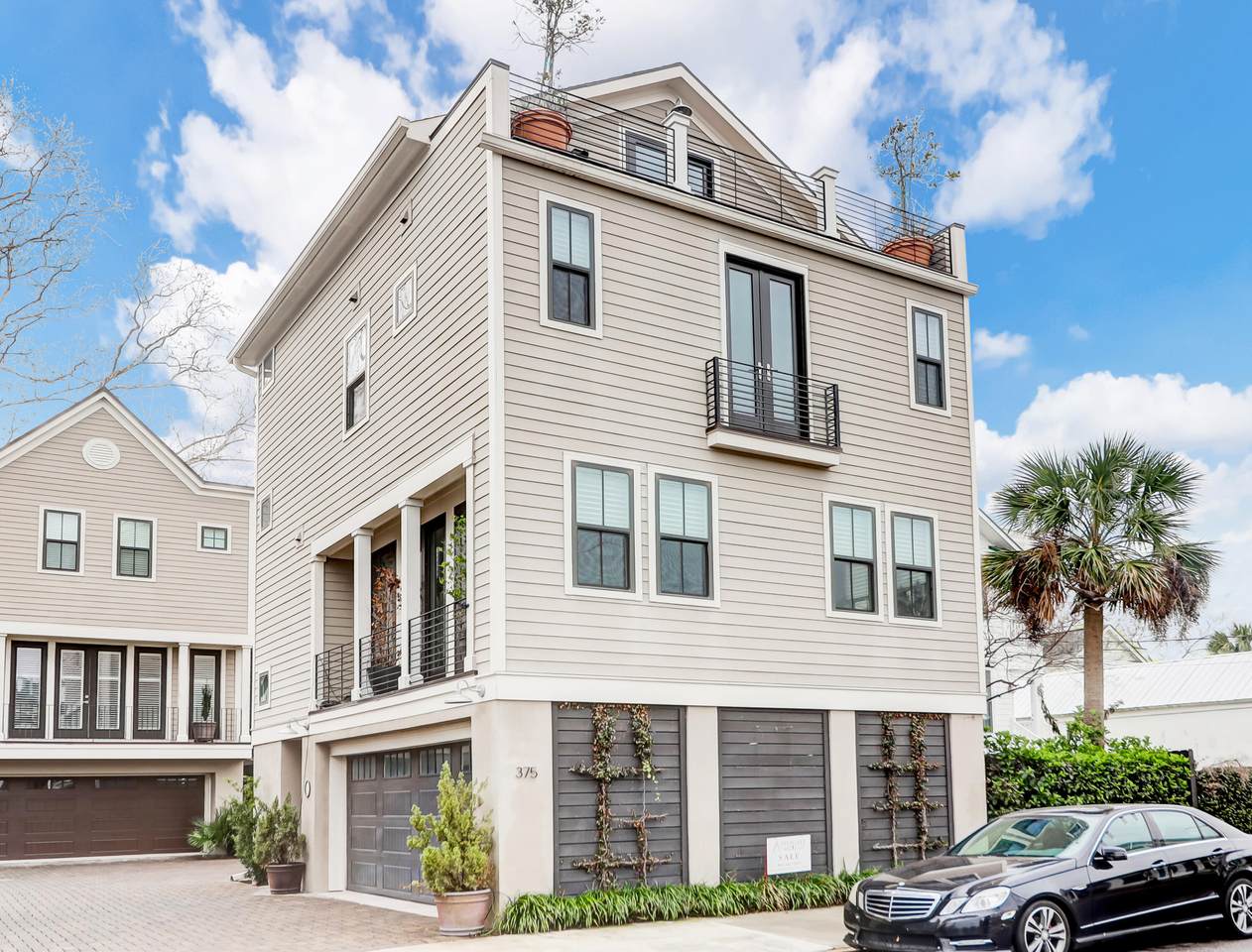375 Huger Street - Photo 1