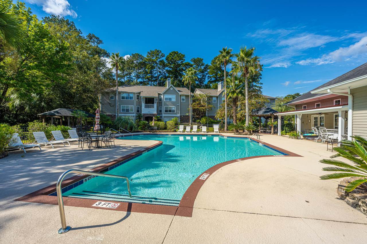 188 Midland Parkway - Photo 1
