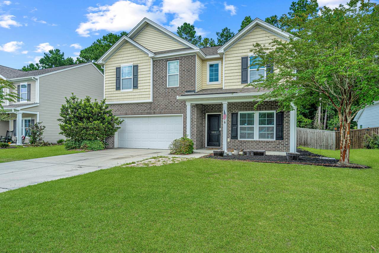 1011 Victoria Pointe Lane - Photo 1