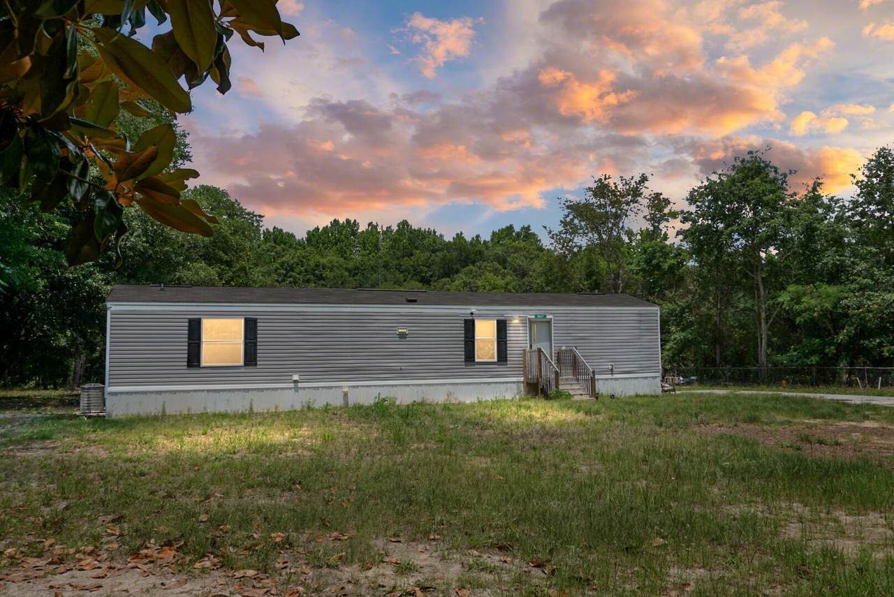 4447 Kingstree Highway - Photo 1
