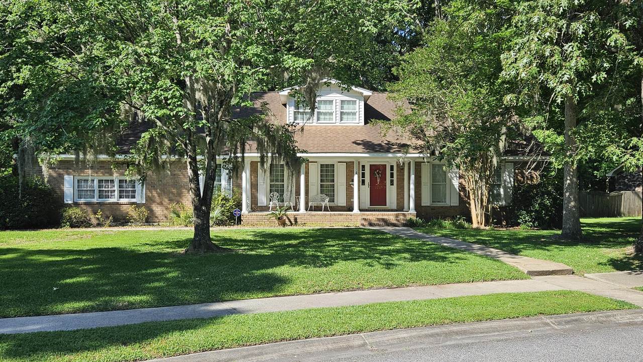 100 Ravenwood Court - Photo 1