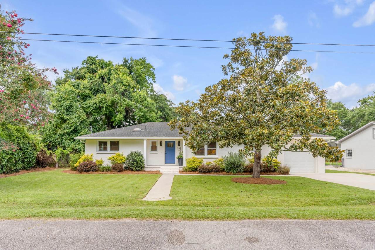 768 Creekside Drive - Photo 1