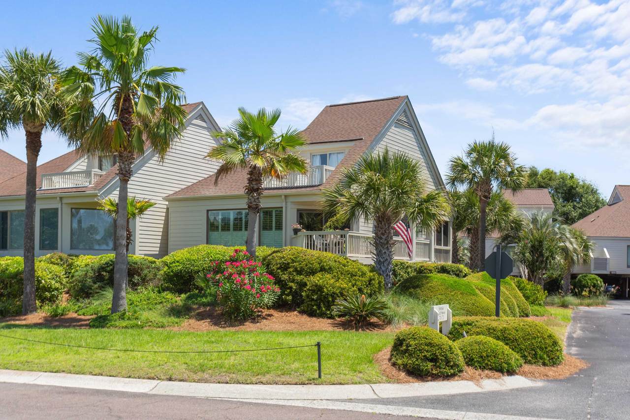 710 Spinnaker Beachhouse - Photo 1