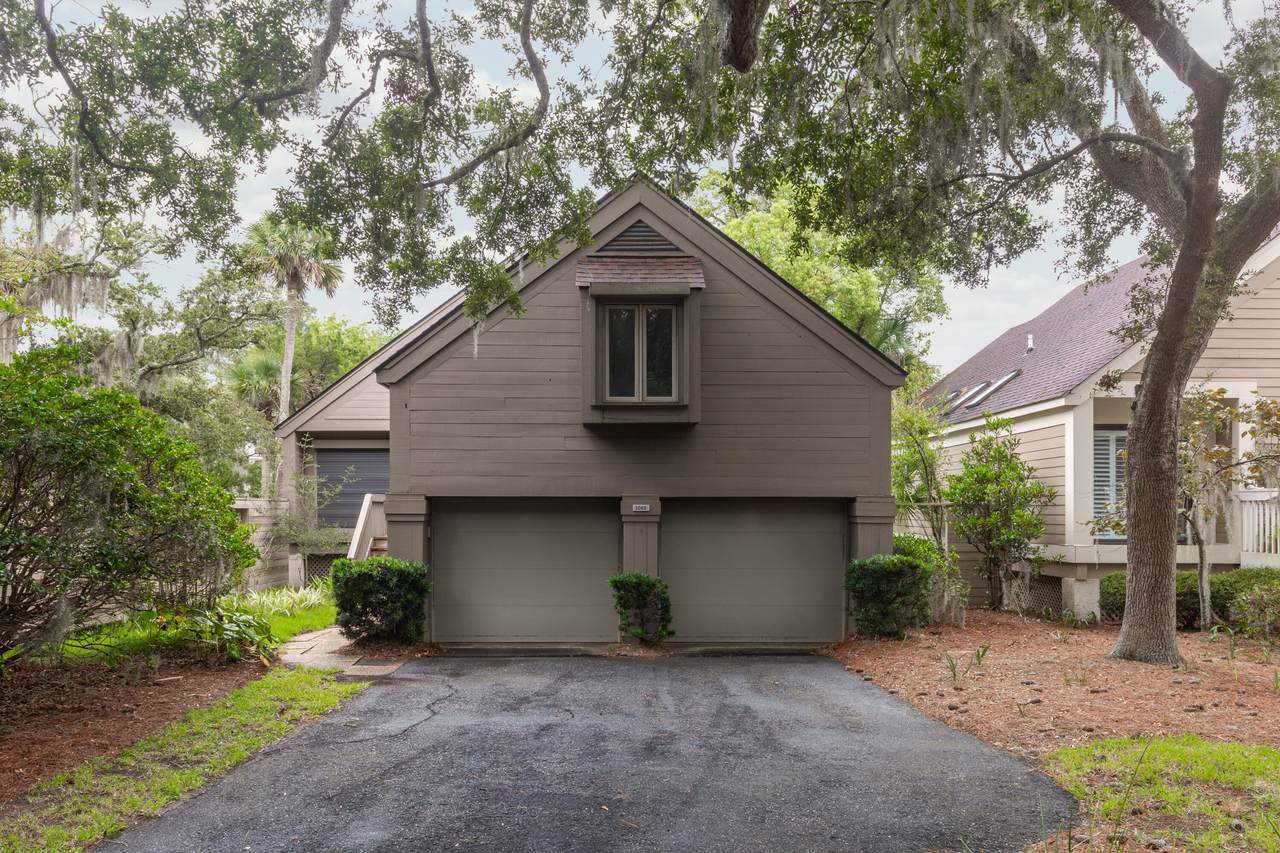 1022 Embassy Row Way - Photo 1