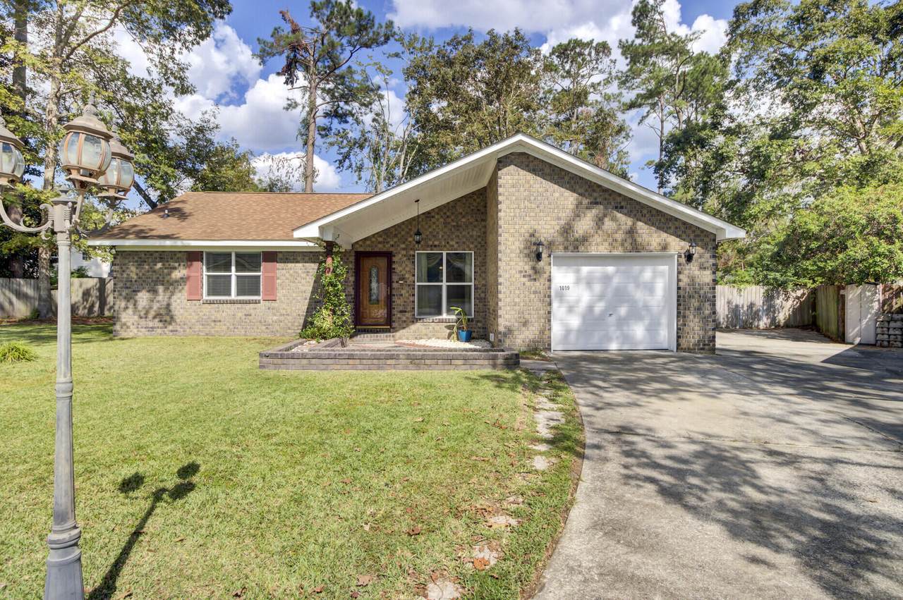 1019 Colonial Pines Drive - Photo 1