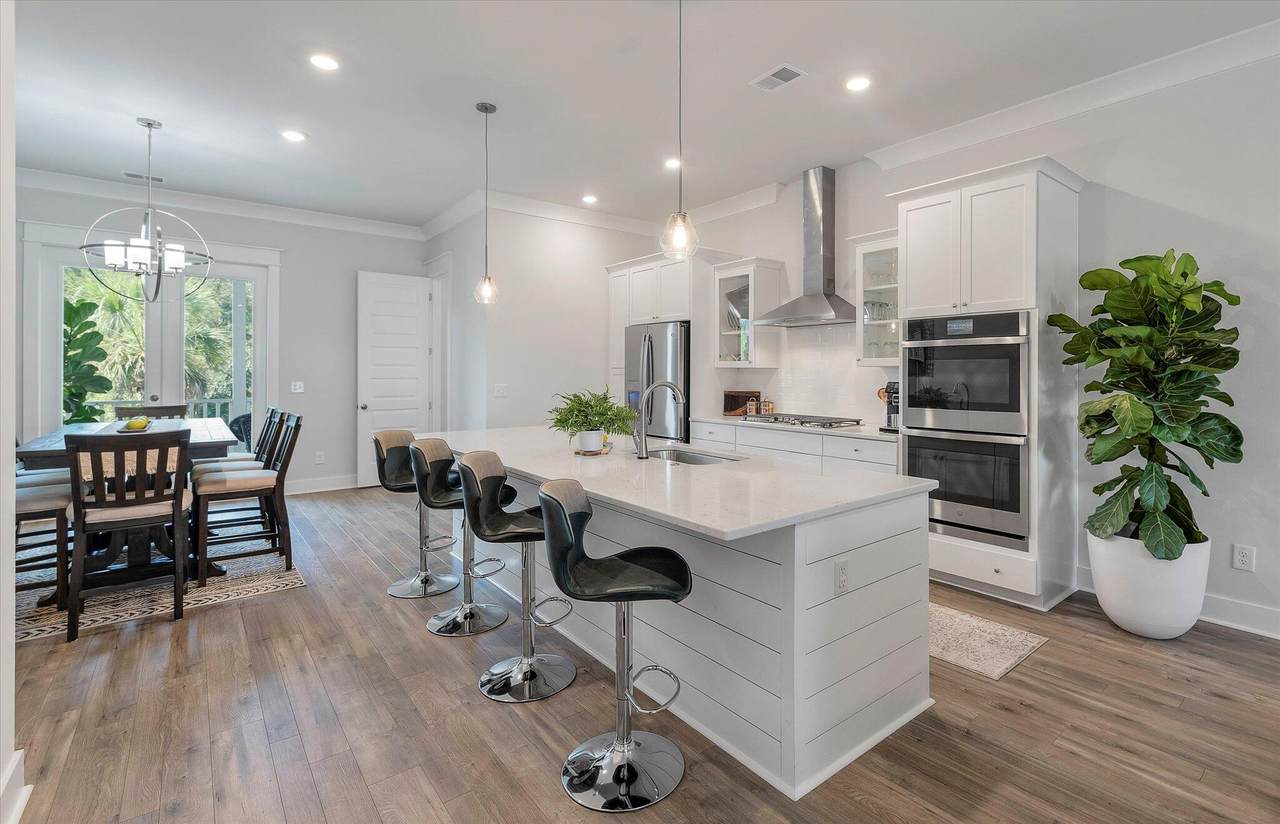 801 Kings Oak Court - Photo 1