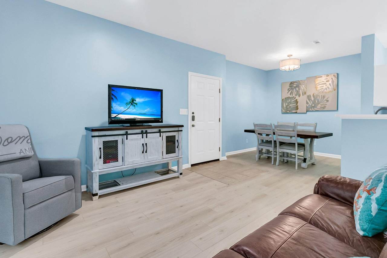 1600 Long Grove Drive - Photo 1