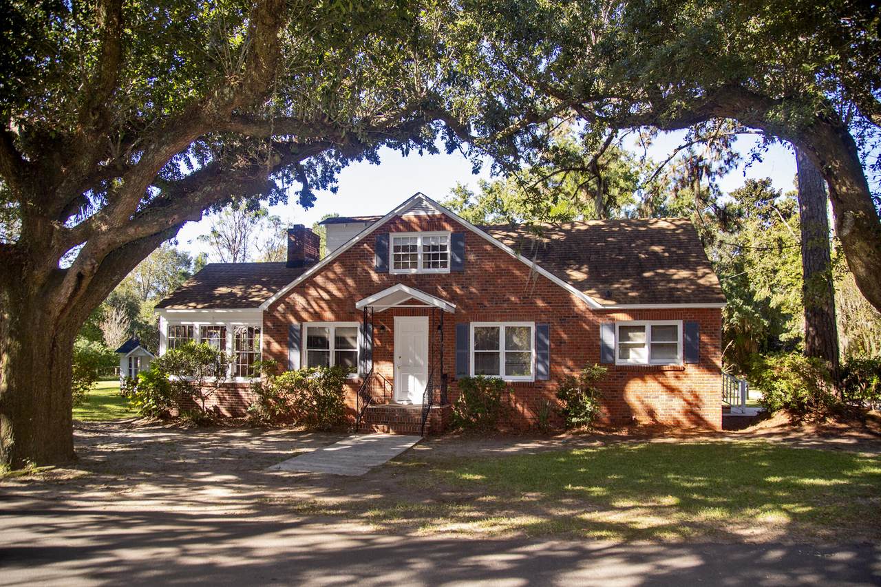 617 Venning Street - Photo 1