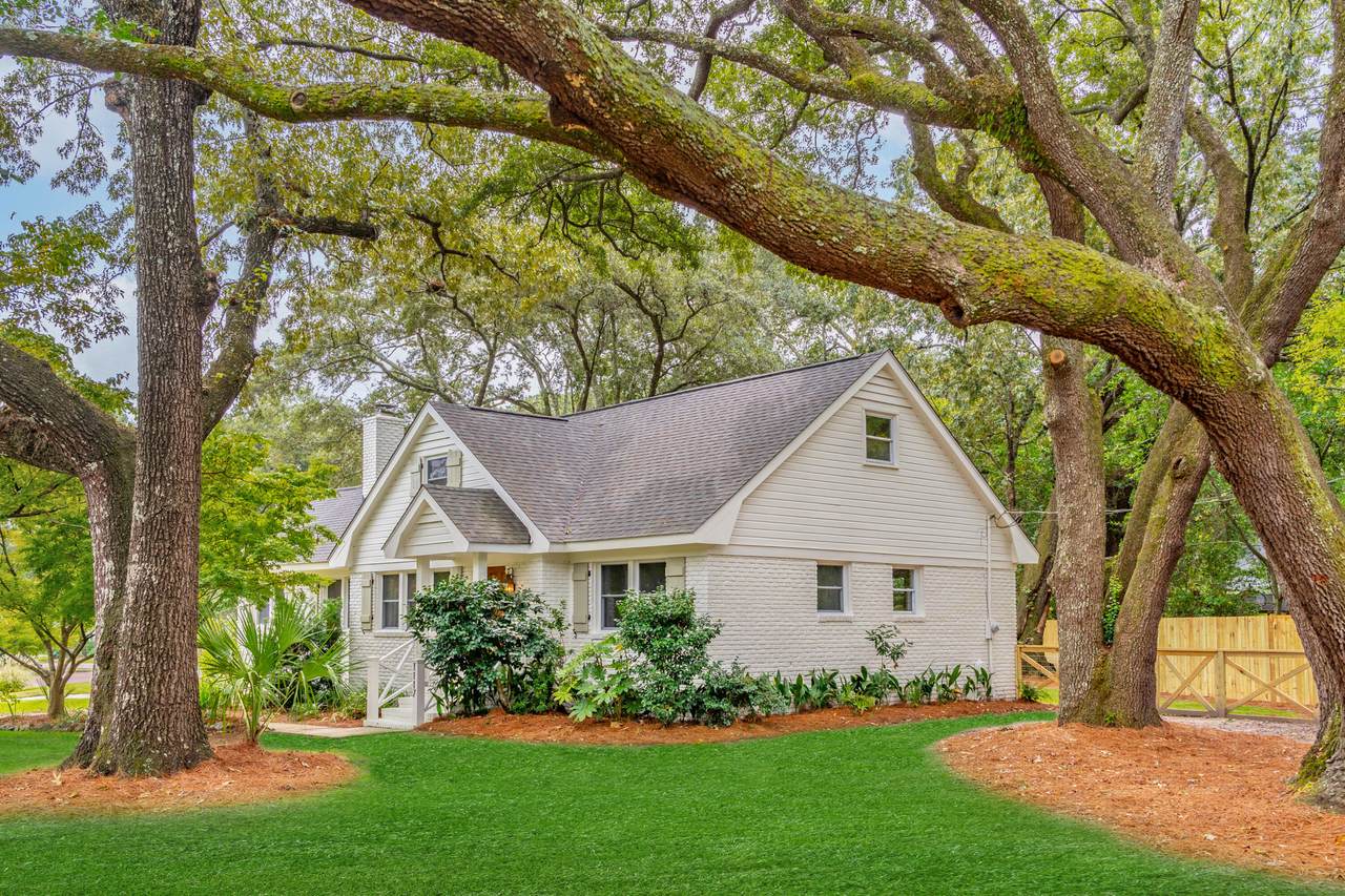 1117 Woodhaven Drive - Photo 1