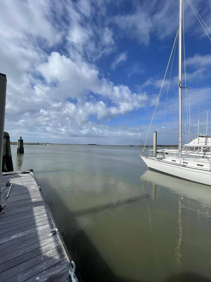 https://bt-photos.global.ssl.fastly.net/charleston/1280_boomver_1_24027490-2.jpg