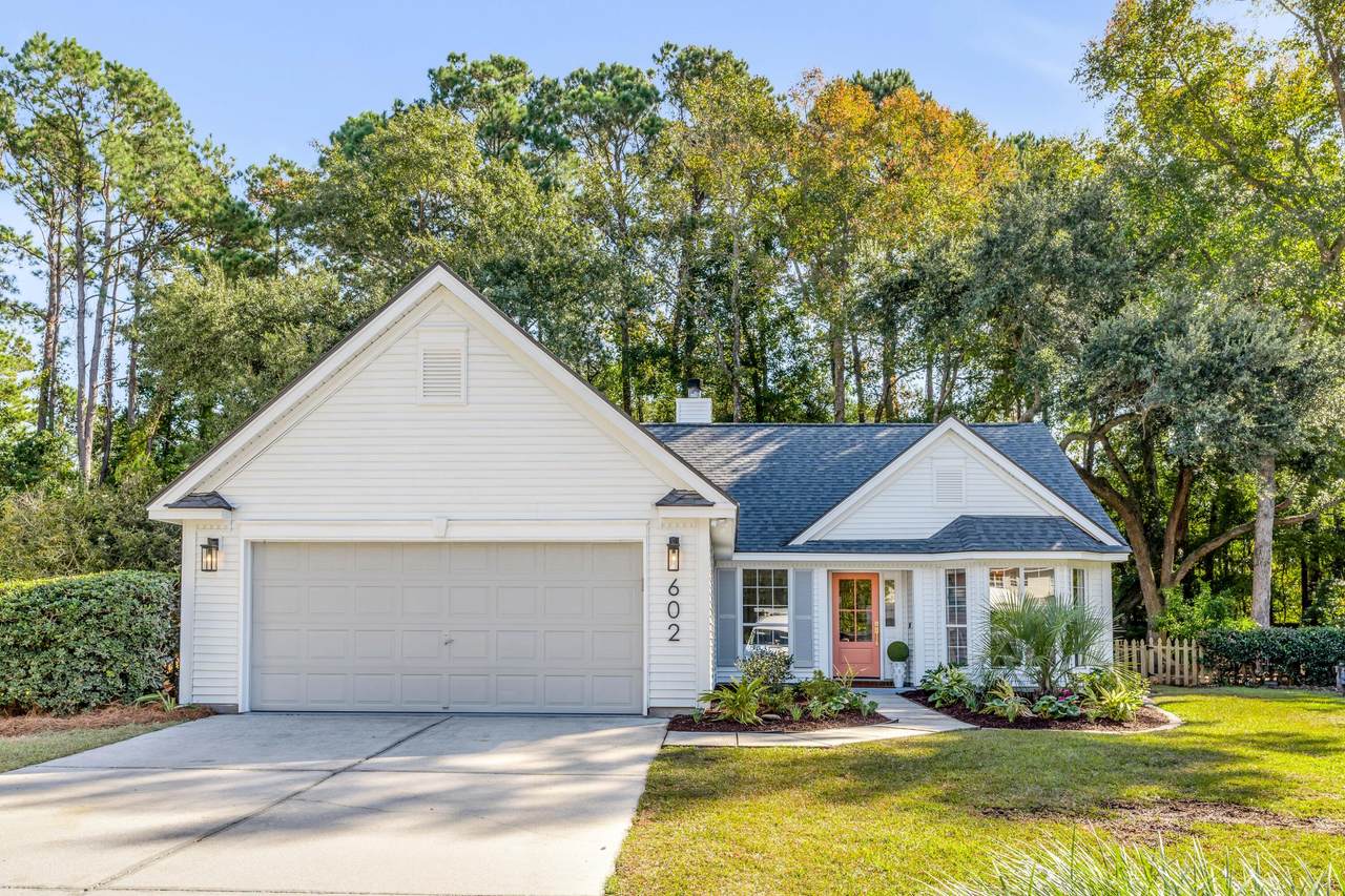 602 Pritchards Point Drive - Photo 1
