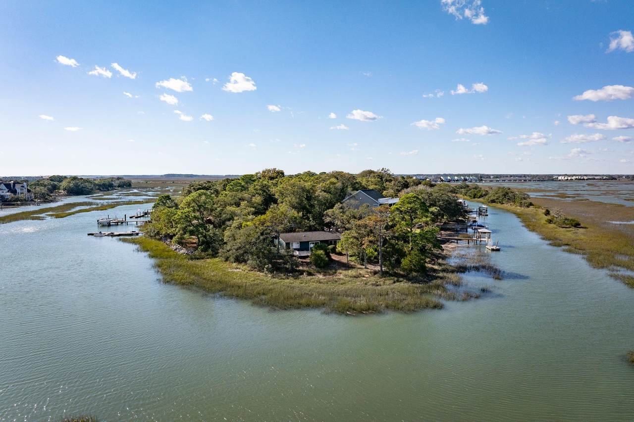 1530 Oak Island Drive - Photo 1