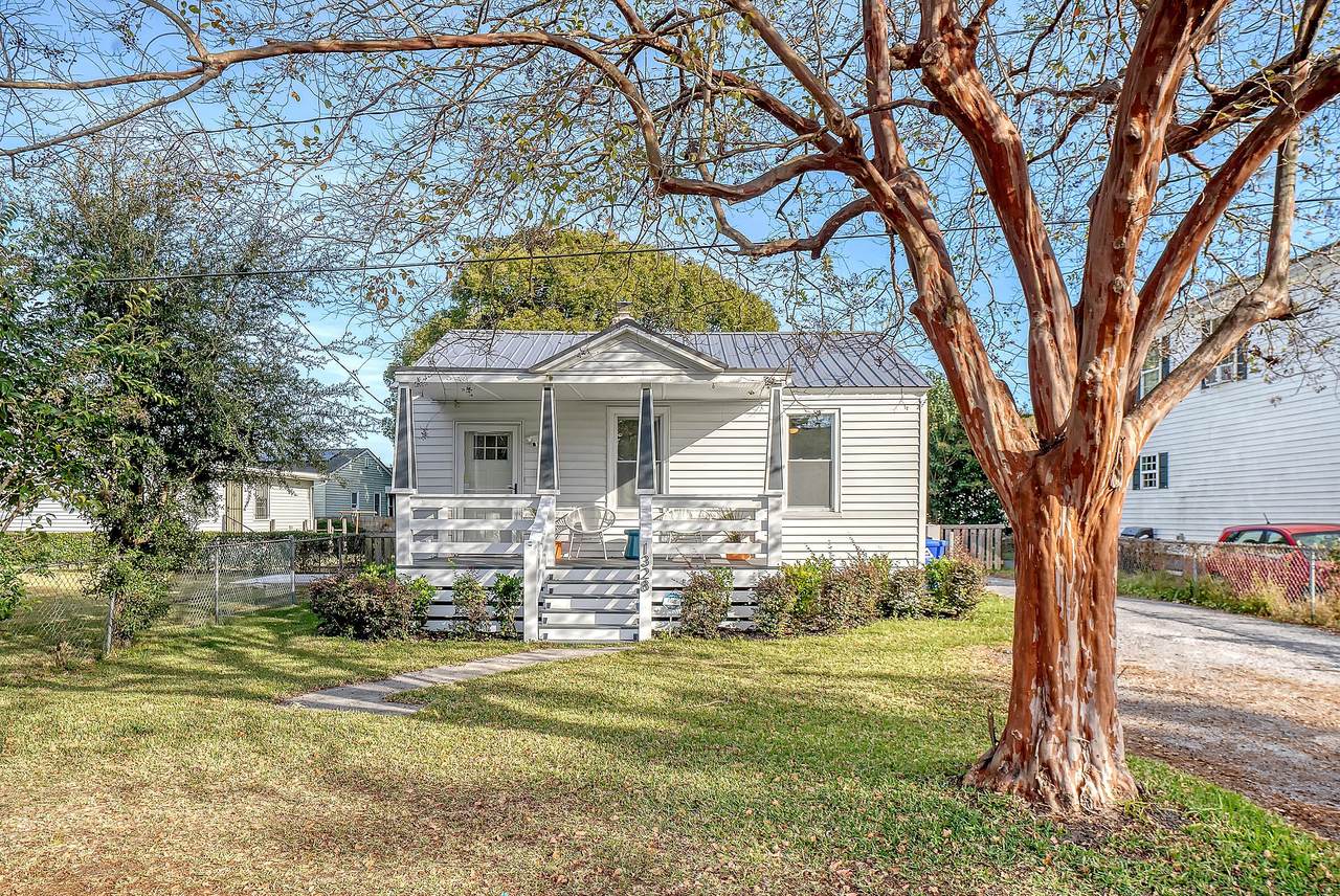 1328 Cottonwood Street - Photo 1