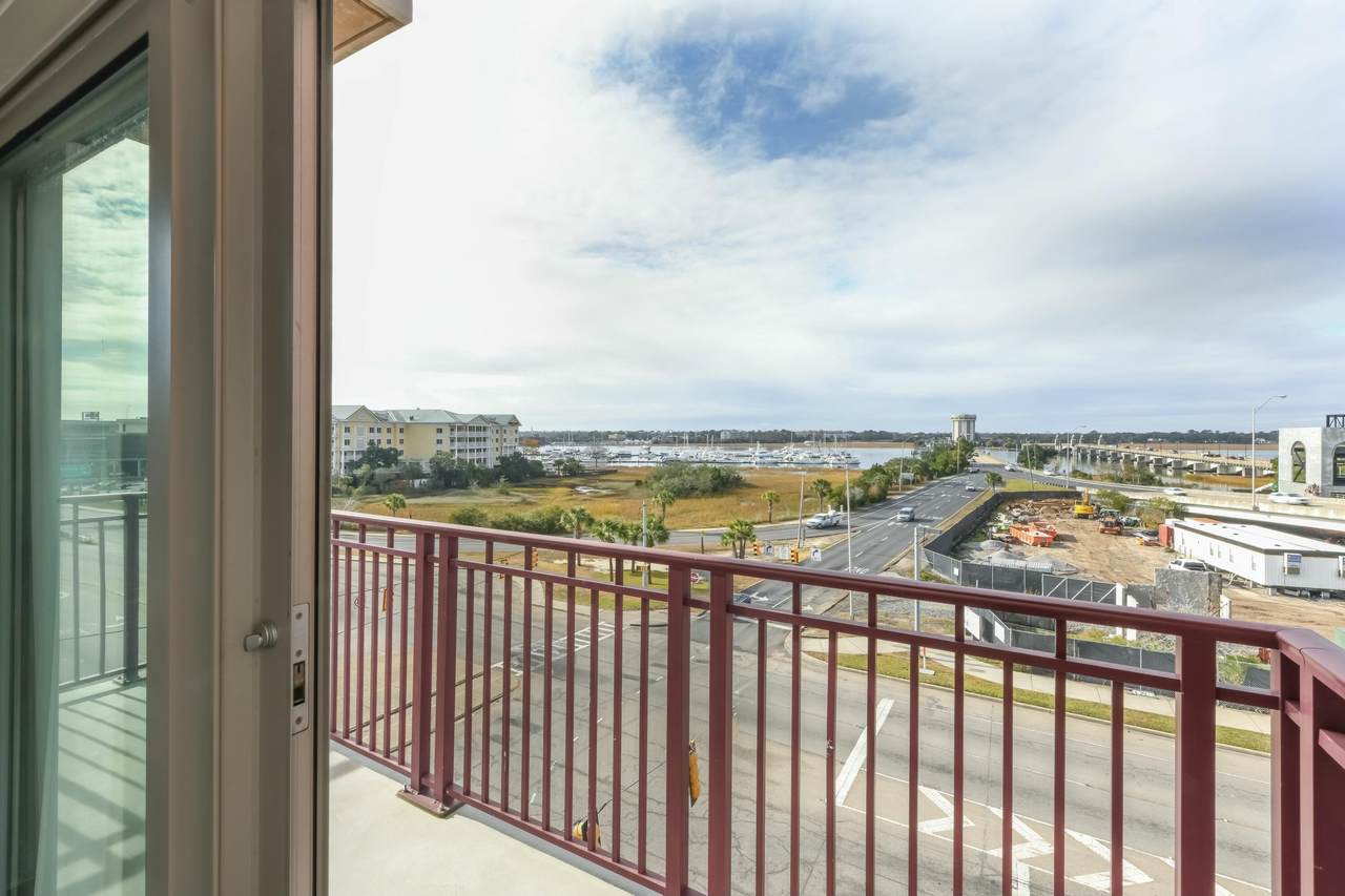 150 Bee Street - Photo 1
