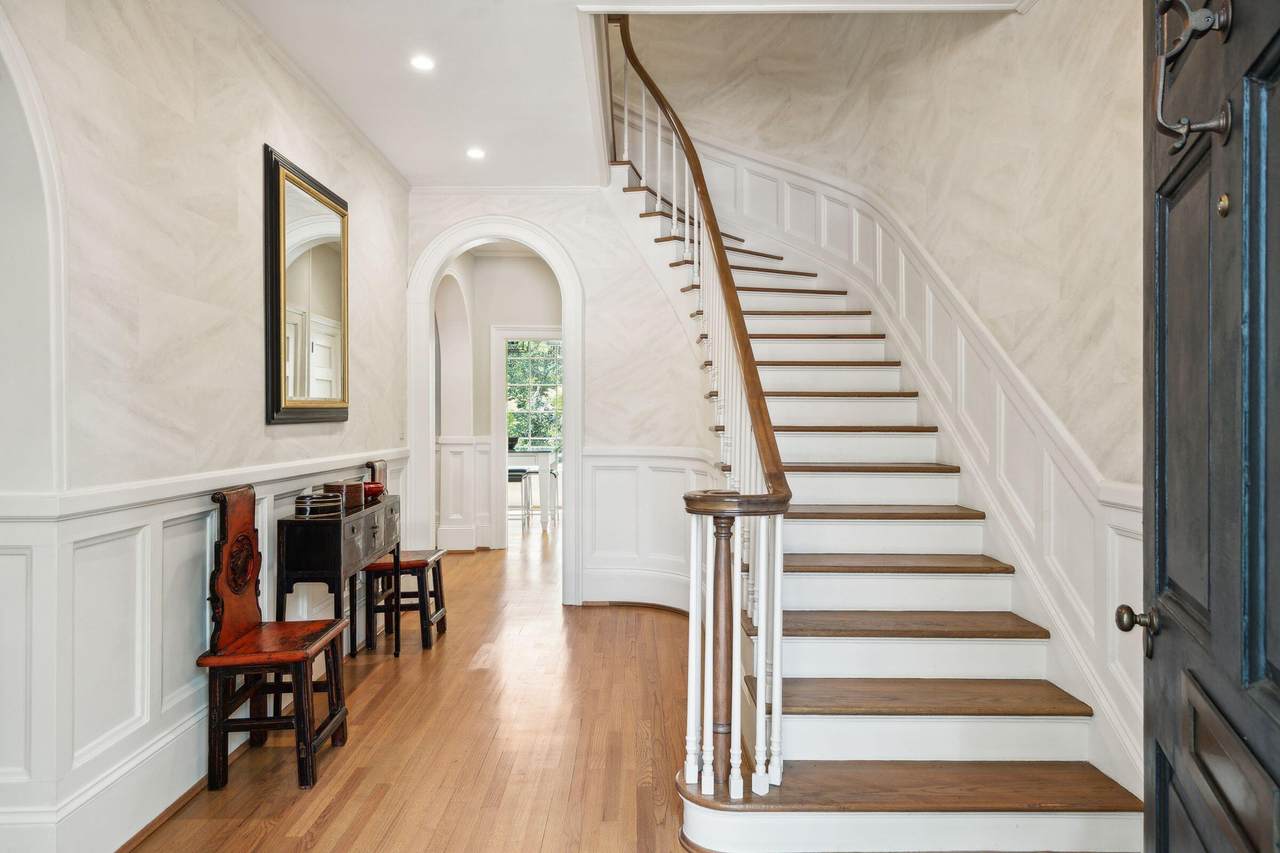 https://bt-photos.global.ssl.fastly.net/charleston/1280_boomver_1_25001417-2.jpg