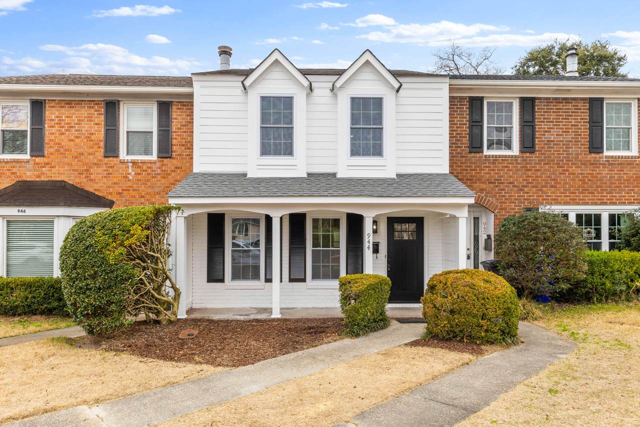 944 Beresford Court - Photo 1