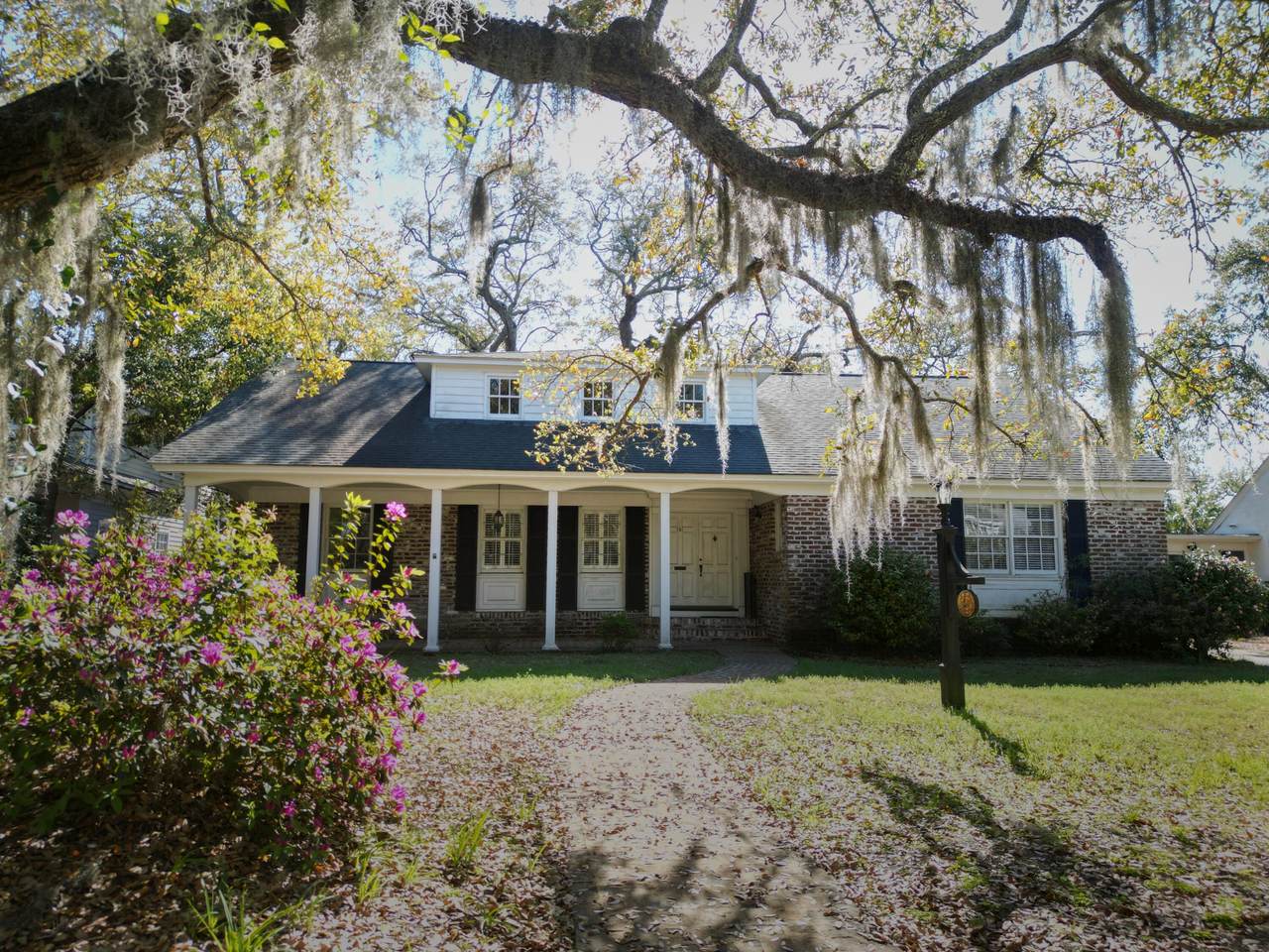 731 Pitt Street - Photo 1