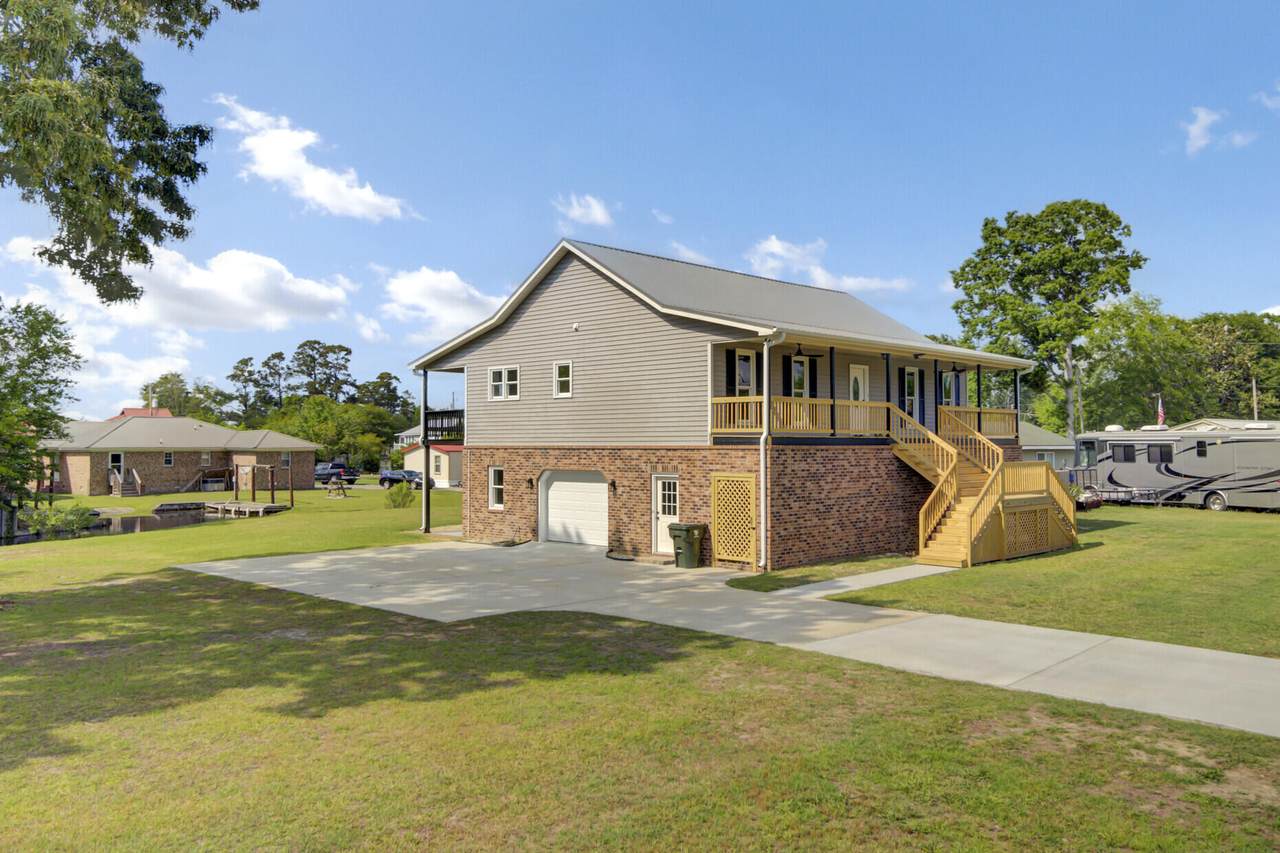 https://bt-photos.global.ssl.fastly.net/charleston/1280_boomver_1_25011967-2.jpg