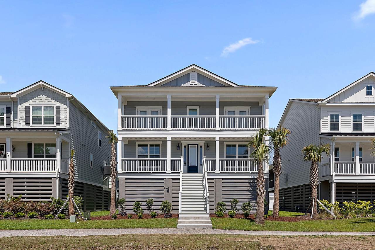 1562 Lakeshore Drive - Photo 1