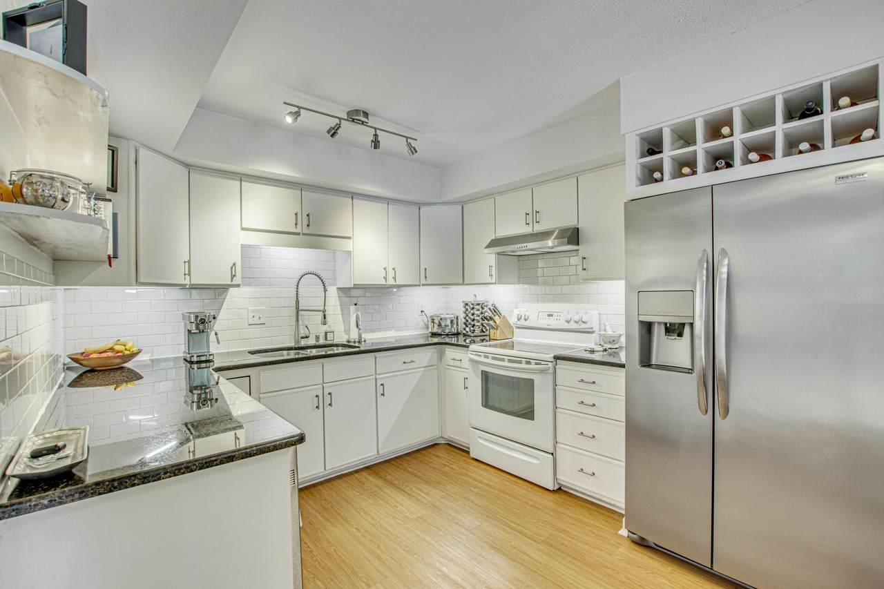718 Harbor Lane - Photo 1