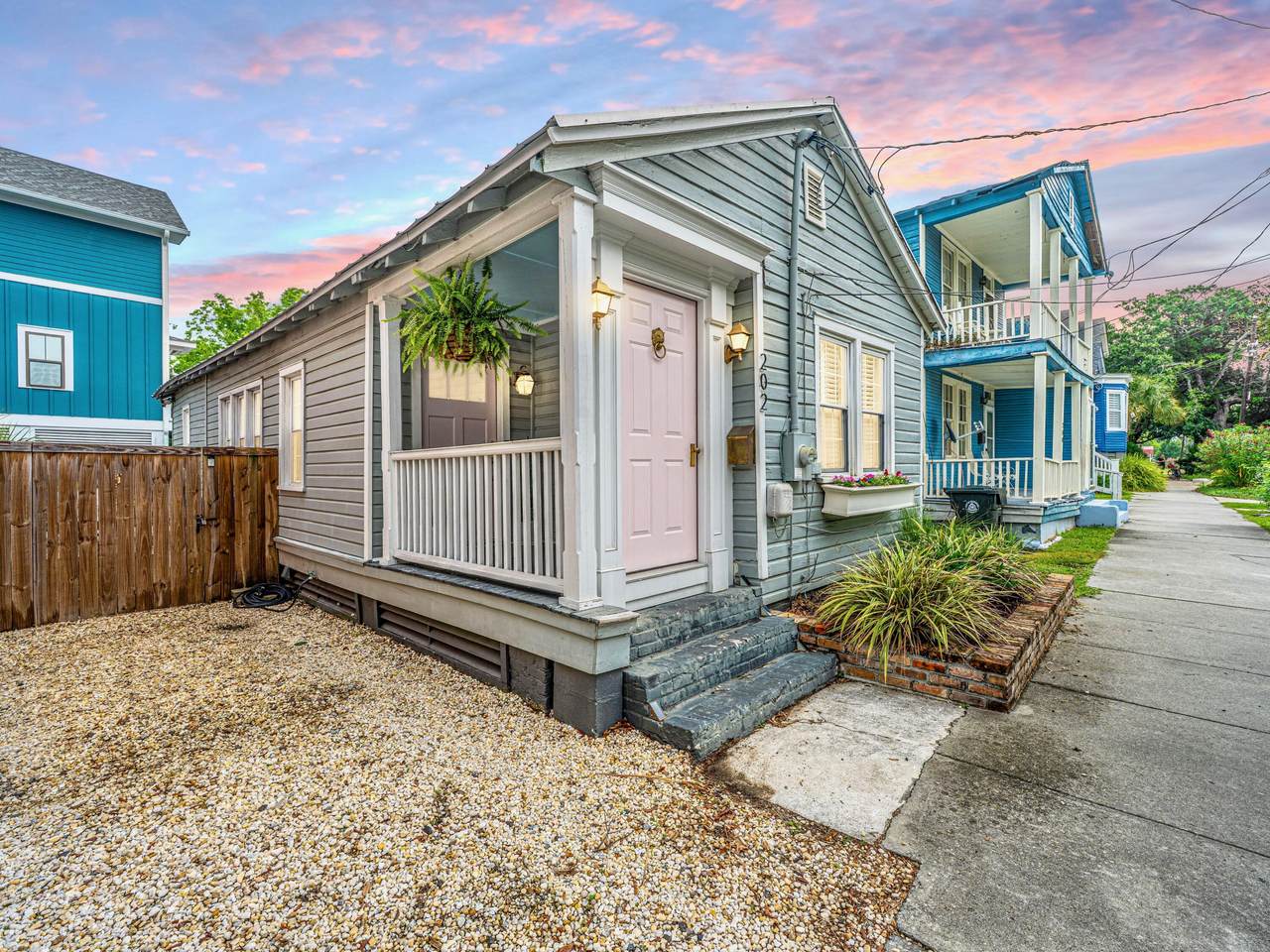 202 Fishburne Street - Photo 1