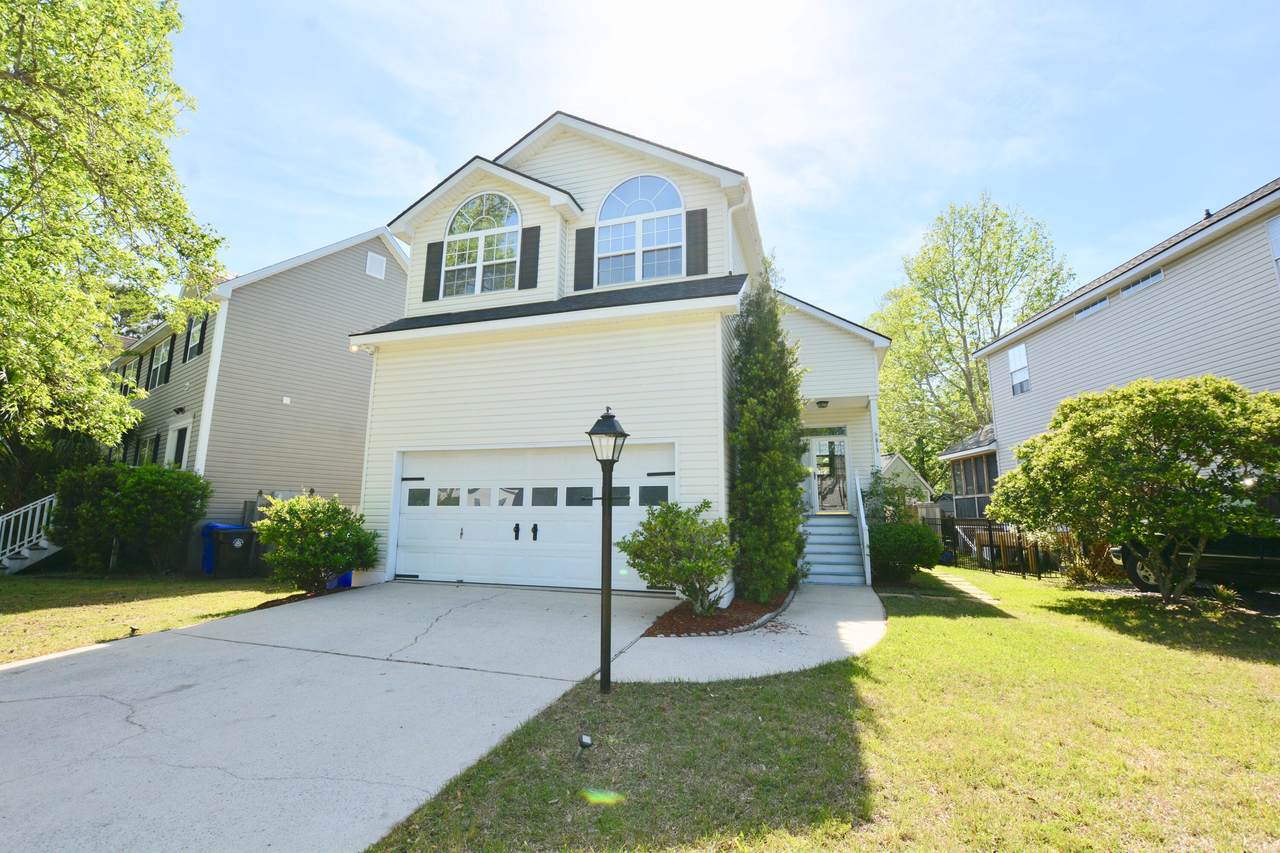 813 Harbor Place Drive - Photo 1