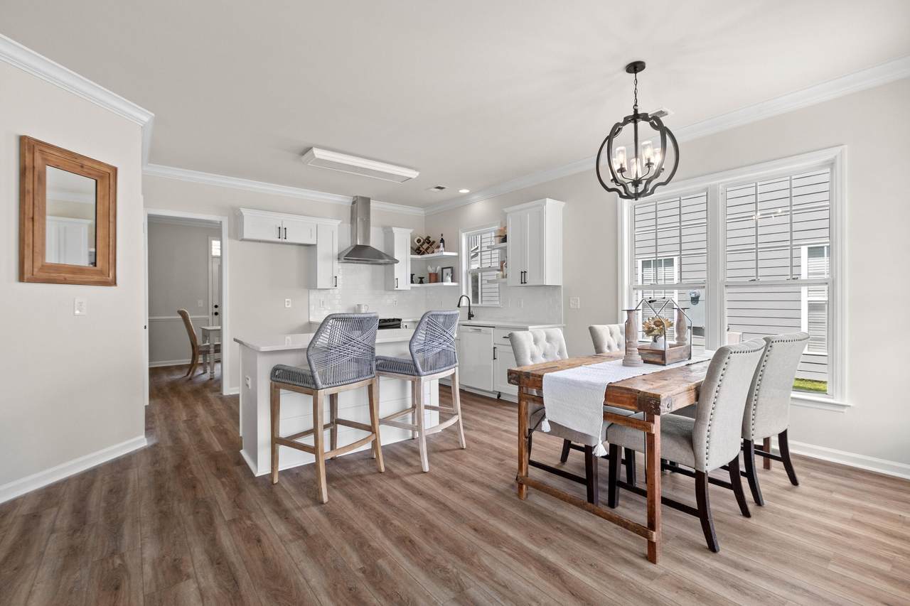 113 Amaranth Avenue - Photo 1