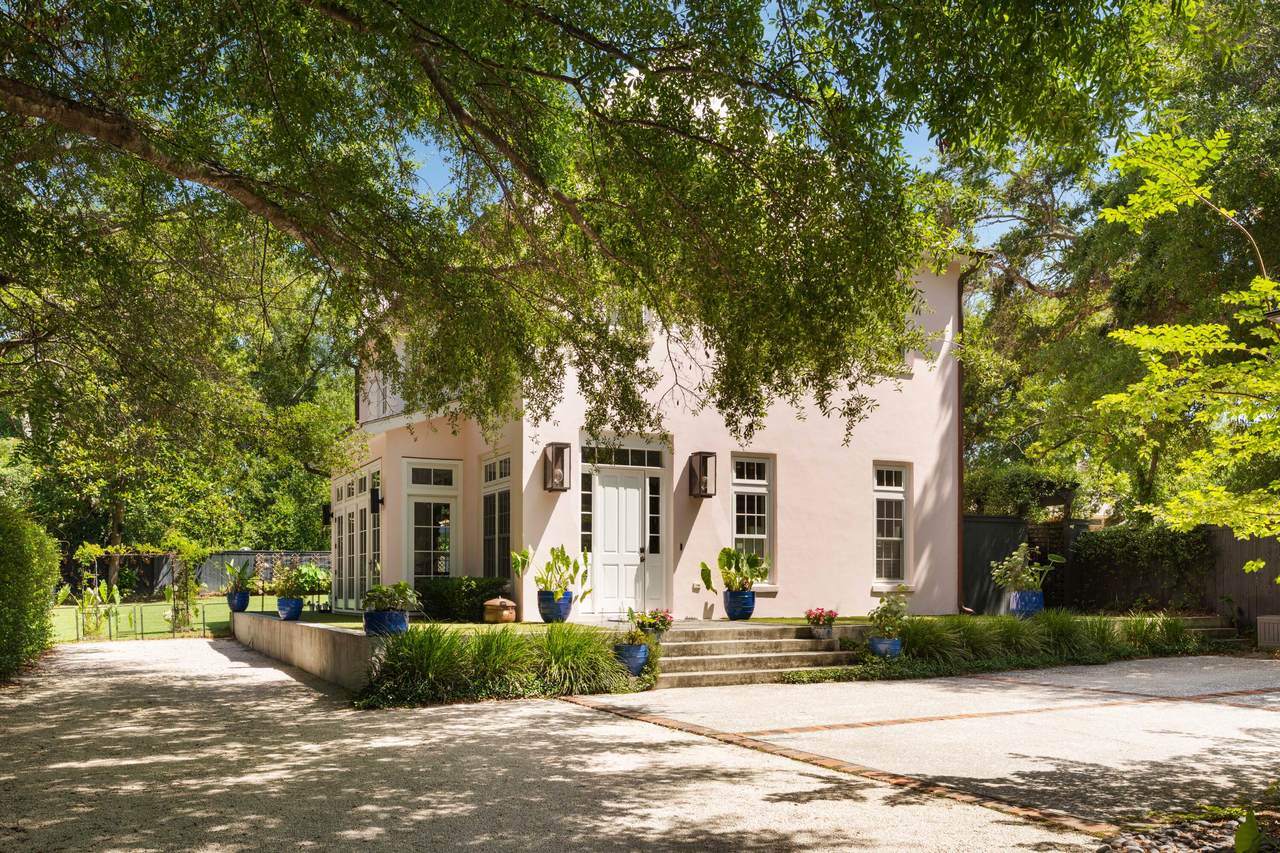 429 Venning Street - Photo 1