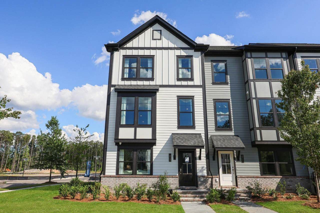 556 Scholar Way - Photo 1