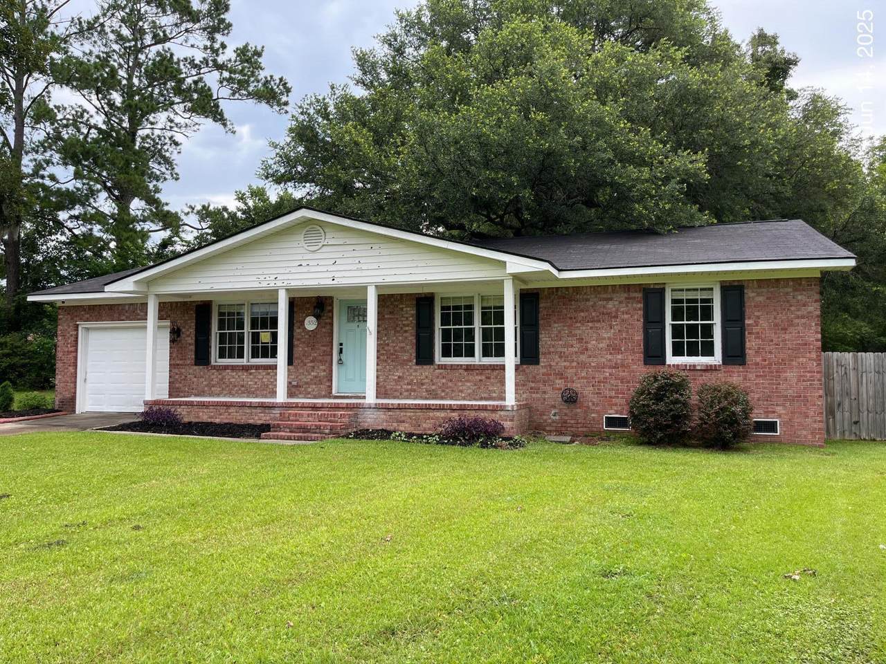 352 Oxford Road - Photo 1