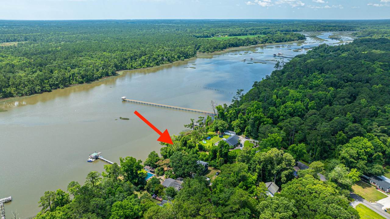 6076 Overlook Road - Photo 1