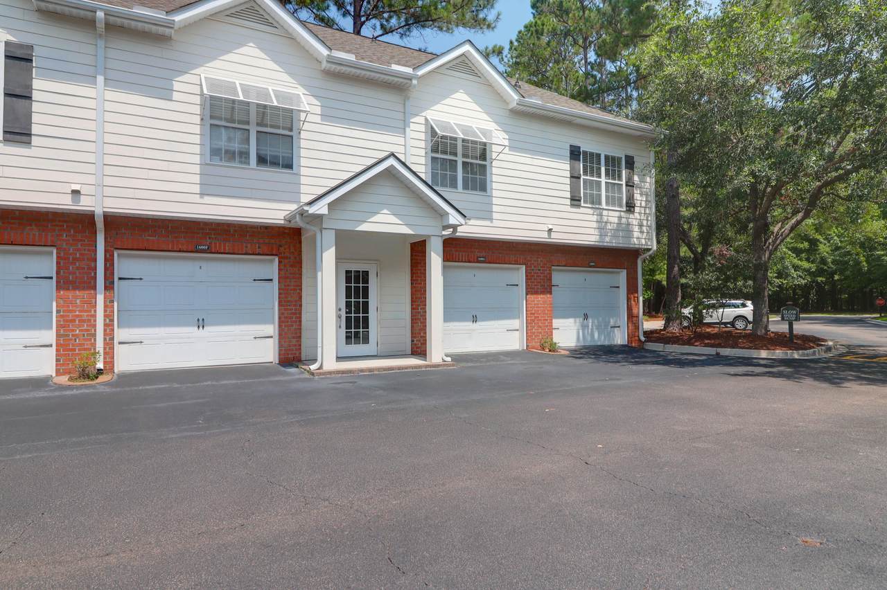 1604 Basildon Road - Photo 1