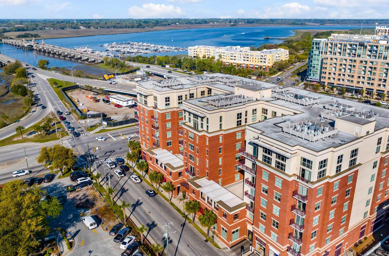 150 Bee Street - Photo 1