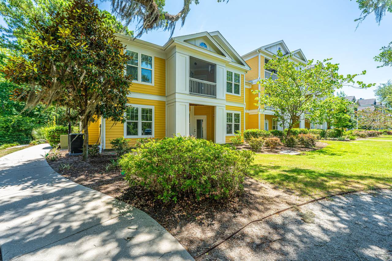 1926 Chatelain Way - Photo 1
